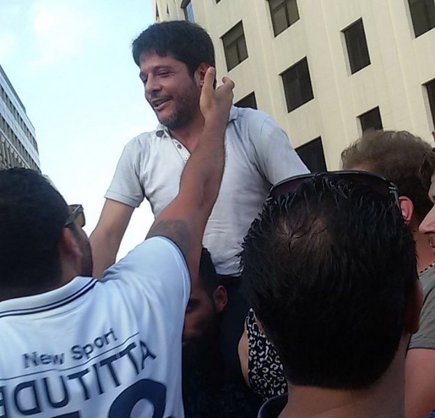 Celebrities During Trash Crisis Protest